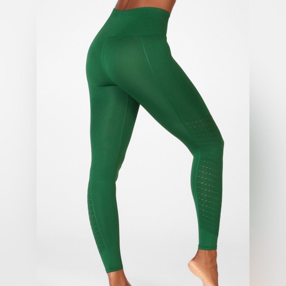 Fabletics Sync Seamless High-Waisted 7/8 Legging